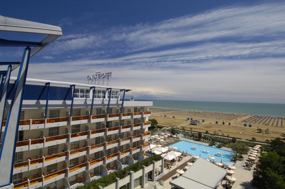 Bibione Palace Hotel Exterior photo